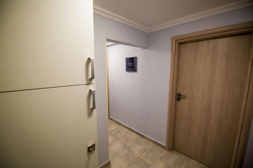 2 Bedrooms Apartment Close To Metro Dafni In Athènes Extérieur photo