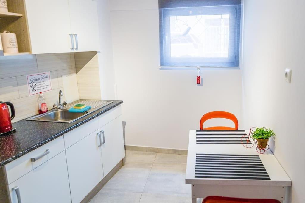2 Bedrooms Apartment Close To Metro Dafni In Athènes Extérieur photo